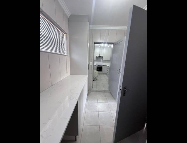 2 BEDROOM PROPERTY TO RENT IN SUNAIR PARK
